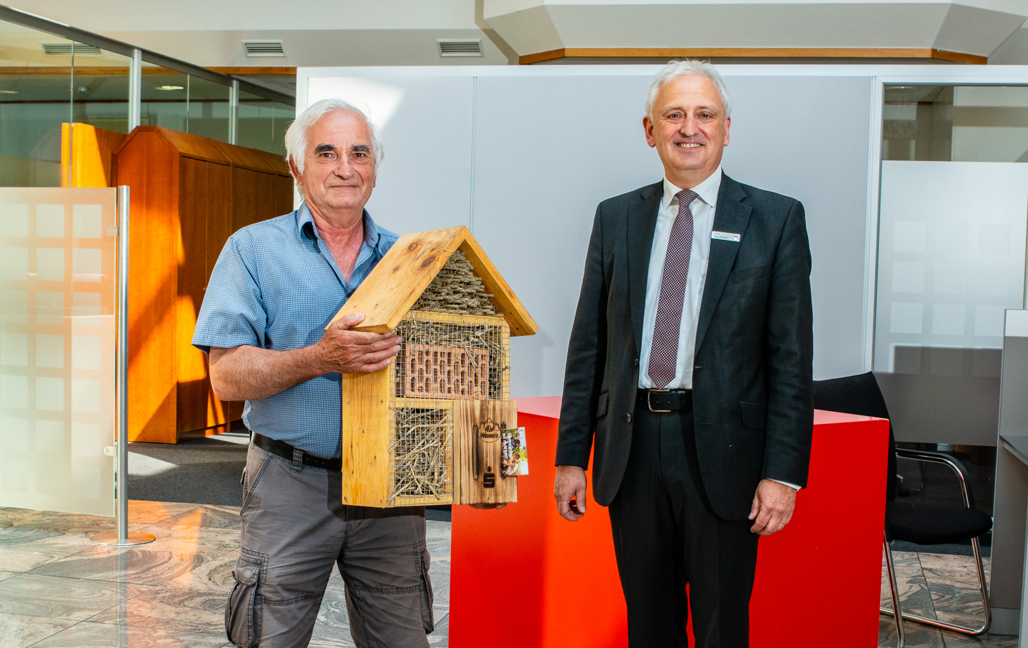 v.l. Antonnio Nestola für die Haard Johannes Schule in Marl  , Guido Twachtmann-Sparkasse